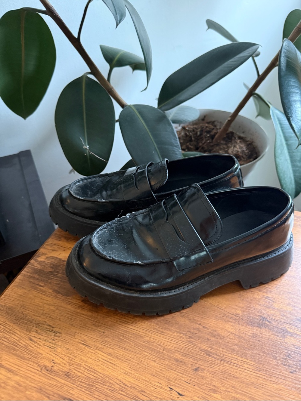 Women’s size 8 black penny loafers